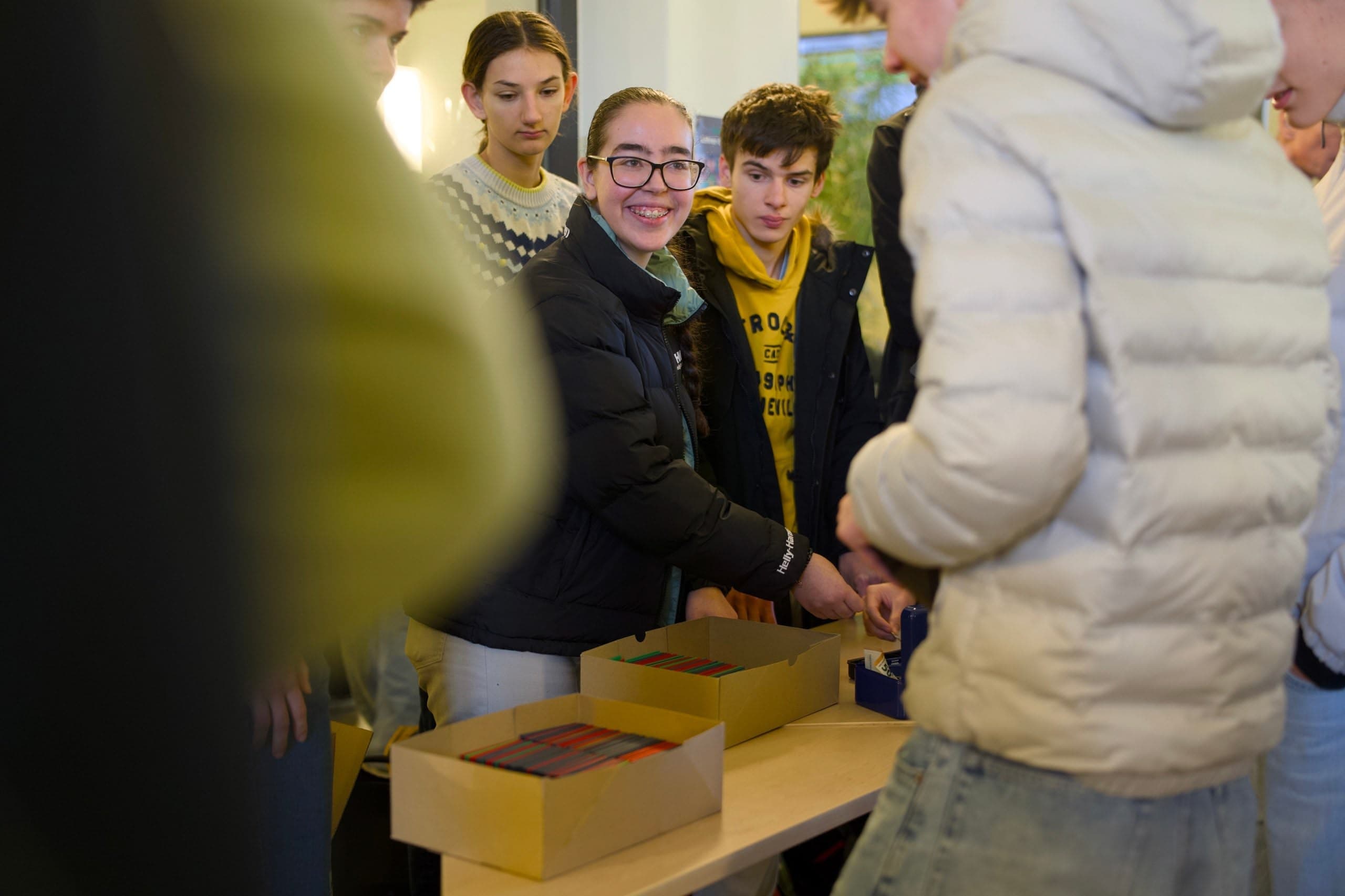 Personen verkaufen Lehrerkarten